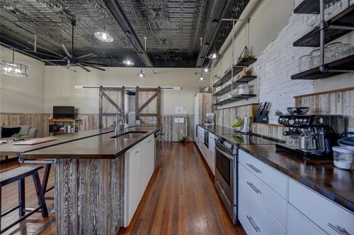 b-103 N Main, Moulton, TX, 77975-4926 | Card Image