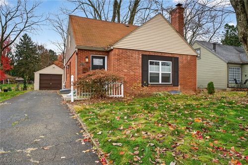 1570 Stadelman Ave, Akron, OH, 44320-1764 | Card Image