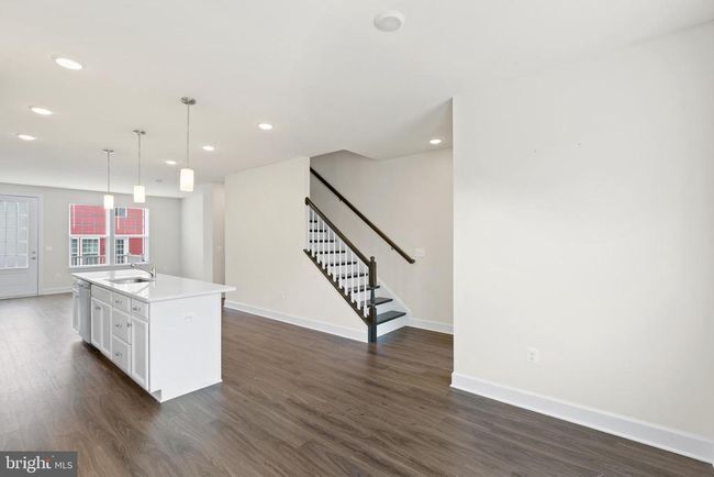 10720 Shadewell Spring Way, Townhouse with 3 bedrooms, 4 bathrooms and null parking in MANASSAS VA | Image 5