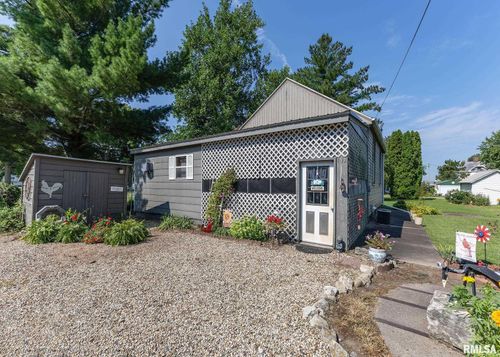 102 S 7th St, Keithsburg, IL, 61442-5022 | Card Image