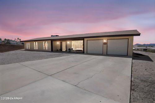 2818 Weekender Ln, Lake Havasu City, AZ, 86403-5346 | Card Image