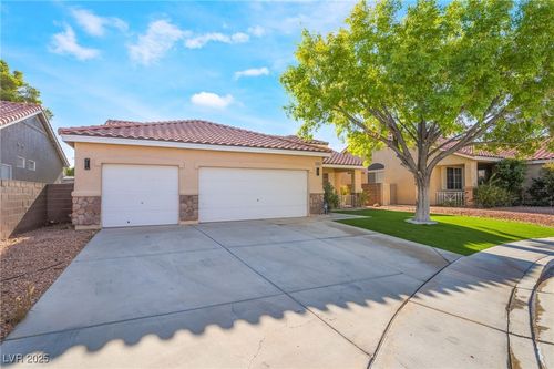 8880 Star Valley Ct, Las Vegas, NV, 89123-3635 | Card Image