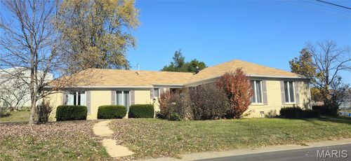 300 W 1st St, Salem, MO, 65560-1304 | Card Image