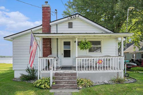 76 Sundago Park St, Hastings, MI, 49058-9132 | Card Image