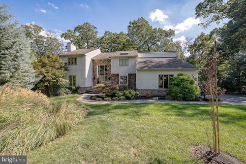 820 Weadley Rd, RADNOR, PA, 19087-2821 | Card Image