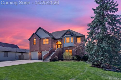 15653 Milliman Rd, Rockwood, MI, 48173-9614 | Card Image