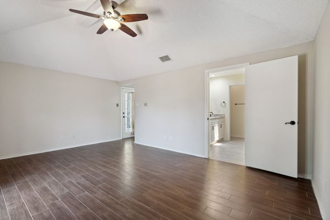 710 Cimarron Trl, House other with 3 bedrooms, 2 bathrooms and null parking in Irving TX | Image 13