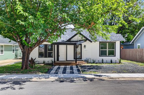 924 Nolte Dr, Dallas, TX, 75208-7032 | Card Image