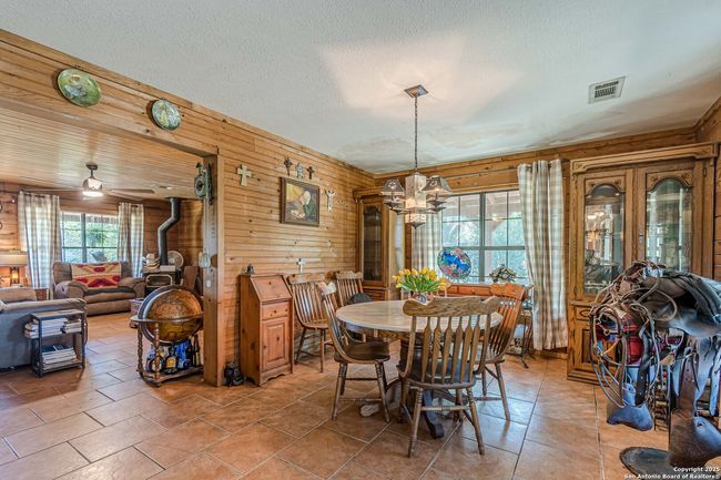 120 Dickerson Rd, House other with 3 bedrooms, 2 bathrooms and null parking in Bigfoot TX | Image 9