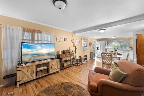 5 Henderson Dr, NAPLES, FL, 34114-8207 | Card Image