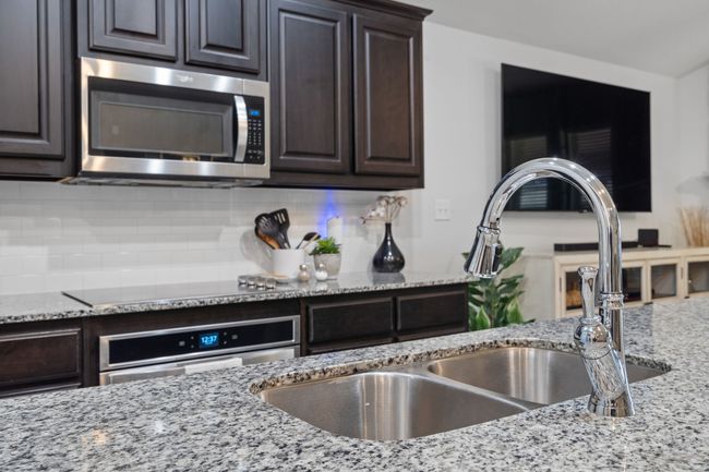 Beautifully finished granite countertops! | Image 11