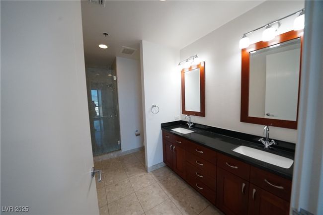 UNIT-804 - 4525 Dean Martin Dr, Condo with 2 bedrooms, 2 bathrooms and null parking in Las Vegas NV | Image 20