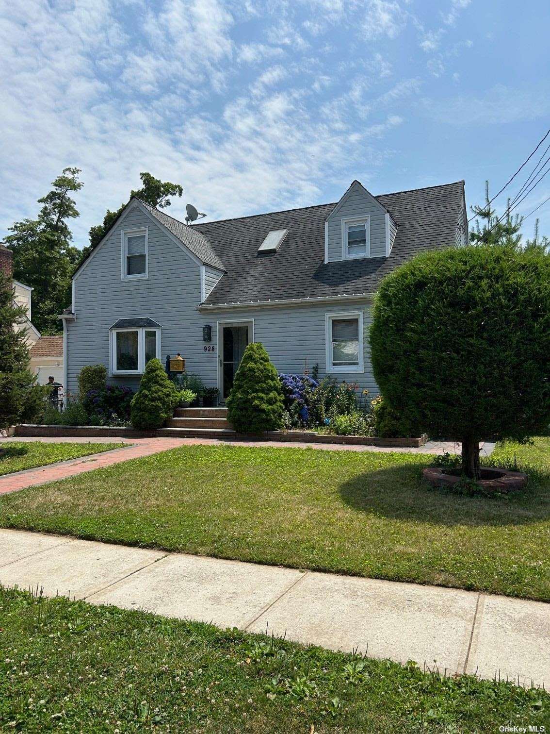 Goodrich St, Uniondale, NY 11553