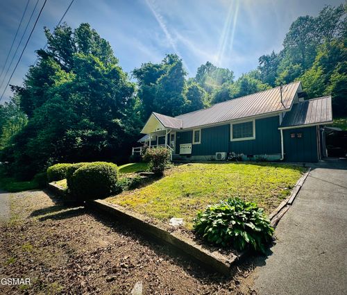315 Elbow Ln, Gatlinburg, TN, 37738-5819 | Card Image