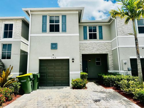 748 Se 17th St, Homestead, FL, 33034-5684 | Card Image