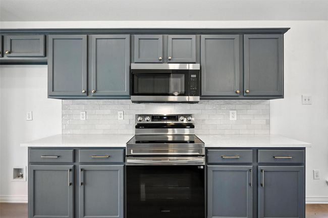 713 Madeline Ct, House other with 3 bedrooms, 2 bathrooms and null parking in Azle TX | Image 11