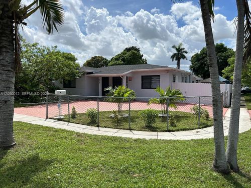 698 W 15th St, Hialeah, FL, 33010 | Card Image