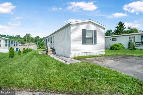 21 Chesapeake Est, THOMASVILLE, PA, 17364 | Card Image