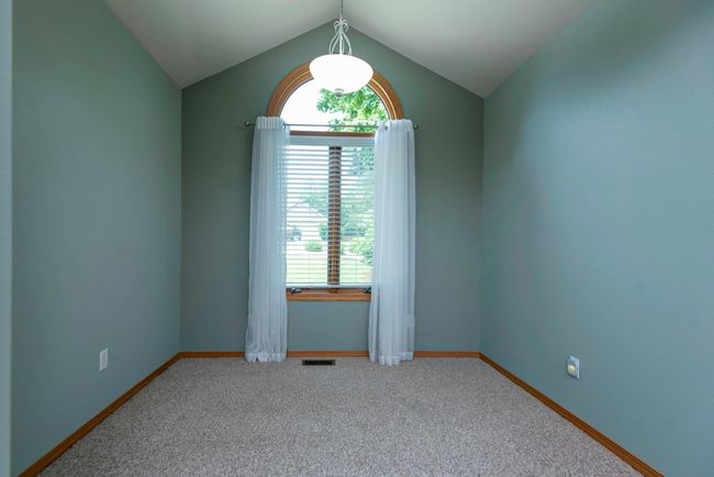 Main Bdrm Readin Nook Area | Image 25