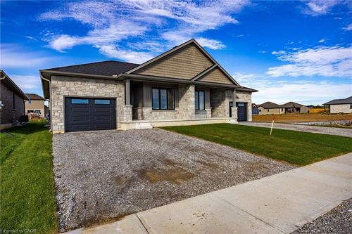 379 Argyle Ave, Delhi, ON, N4B0B2 | Card Image