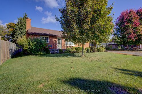 22 John St, Tara, ON, N0H2N0 | Card Image