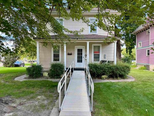 616 W Water St, Decorah, IA, 52101-1610 | Card Image