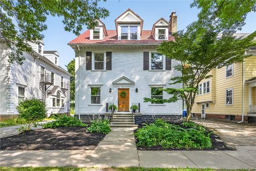 70 Dartmouth St, Rochester, NY, 14607-2805 | Card Image
