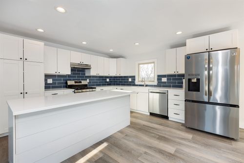 1240 E Price Rd, Midland, MI, 48642-9440 | Card Image