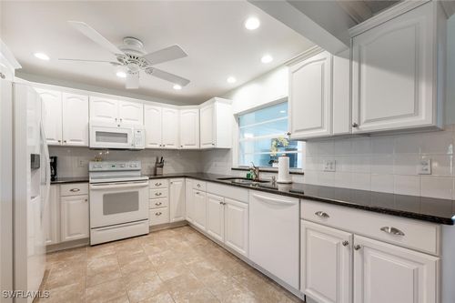 3586 Santiago Way, NAPLES, FL, 34105-2765 | Card Image