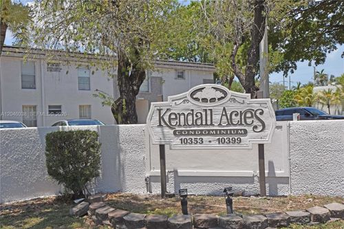 r2-10387 N Kendall Dr, Miami, FL, 33176-1620 | Card Image