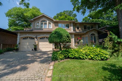 41 Deepwood Crescent, North York, ON, M3C1N7 | Card Image