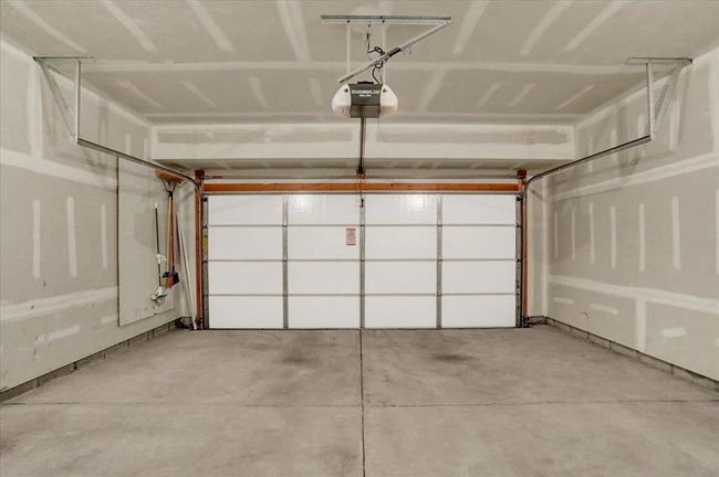10905 Lemongrass Dr, Condo with 2 bedrooms, 3 bathrooms and null parking in Zionsville IN | Image 39