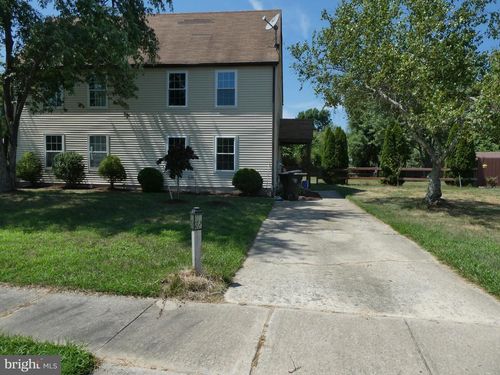 10 Grasmur Ct, BERLIN, NJ, 08009-9028 | Card Image