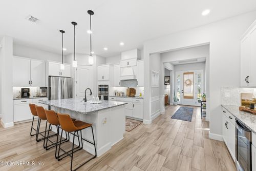 8570 Ella Jane Dr, Jacksonville, FL, 32256-1951 | Card Image