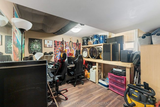 999 Portsmouth Ave, Home with 6 bedrooms, 3 bathrooms and 4 parking in Kingston ON | Image 6