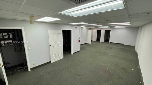 207-2740 E Oakland Park Blvd, Fort Lauderdale, FL, 33306-1677 | Card Image
