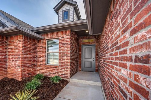 2028 W Crossbow Way, Mustang, OK, 73064-1271 | Card Image