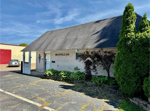 1107 Lincoln Way E, Massillon, OH, 44646-6950 | Card Image