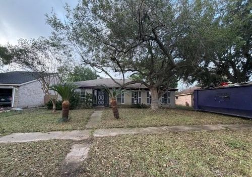 829 Willow Creek Dr, La Porte, TX, 77571-2730 | Card Image