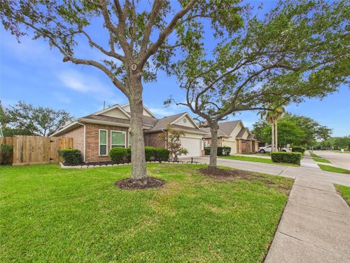 1734 Roaring Springs Ln, Seabrook, TX, 77586-4172 | Card Image