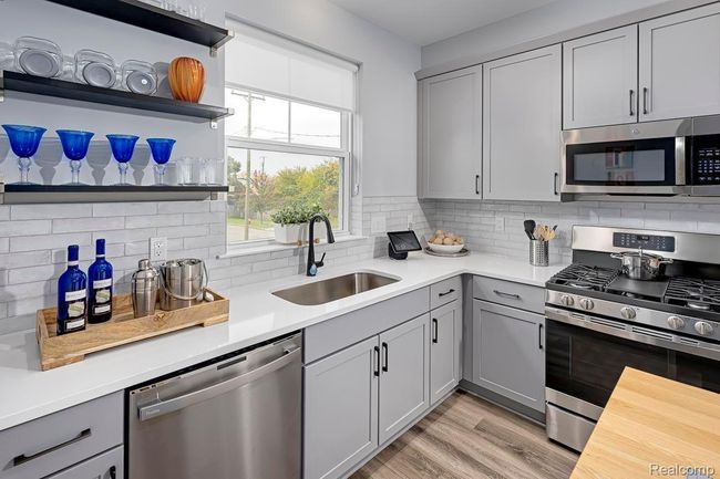 13 - 5171 Avery St, Condo with 2 bedrooms, 3 bathrooms and null parking in Detroit MI | Image 5