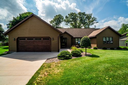 1035 W Elm St, Chippewa Falls, WI, 54729-1603 | Card Image