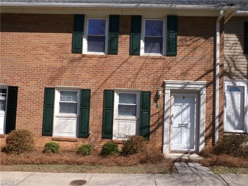 3915 Valley Ct, Winston-Salem, NC, 27106-4332 | Card Image