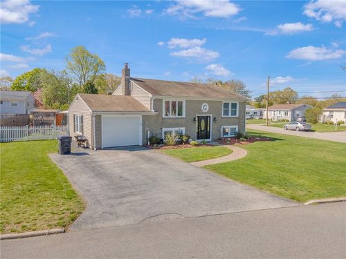 1 Pinehurst Rd, Riverside, RI, 02915-1410 | Card Image