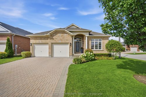 2 Suggs Lane, Stouffville, ON, L4A0K6 | Card Image