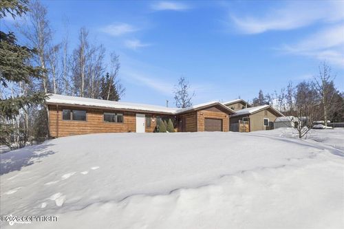 17527 Baronoff Ave, Eagle River, AK, 99577-8142 | Card Image