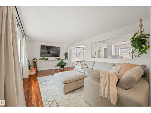 2008 89 St Nw, Edmonton, AB, T6K2A3 | Card Image