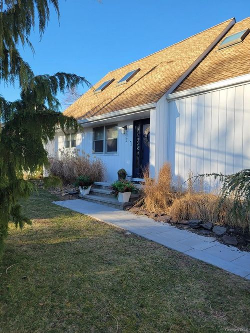 2 Martin Pl, Northport, NY, 11768-1224 | Card Image