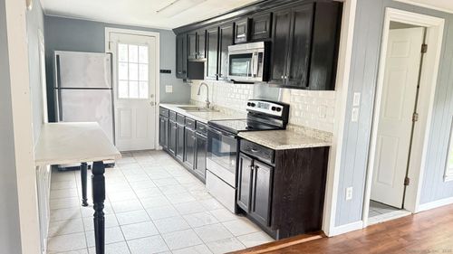 2-3 Anderson Ave, New Milford, CT, 06776-3625 | Card Image