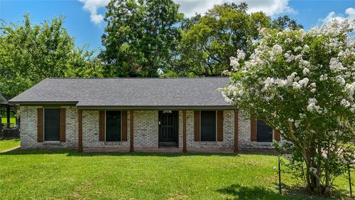 117 Cannon St, Clute, TX, 77531-3611 | Card Image